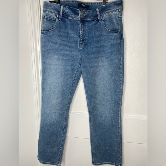 Hudson Mid rise Straight Jeans Pictured AS IS - Picture 3 of 12